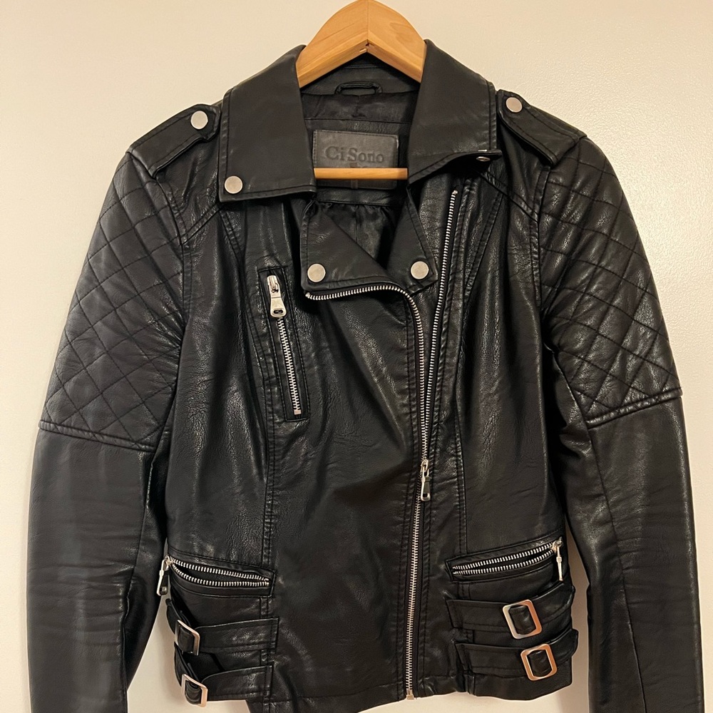 Leather Jacket.  size s.  black color.
